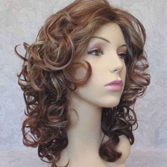 NWT Medium Length Curly Brown Blonde Wig - Picture 6 of 8